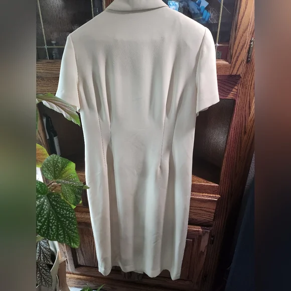 Vintage Talbots Cream Midi Button Down Business Casual Dress with Notched Collar - Picture 9 of 9